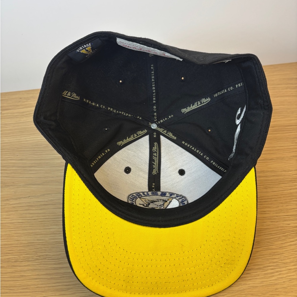 Mitchell & Ness Black Vintage Pittsburgh Penguins Hockey 7 3/4 Fitted Cap - Picture 6 of 6